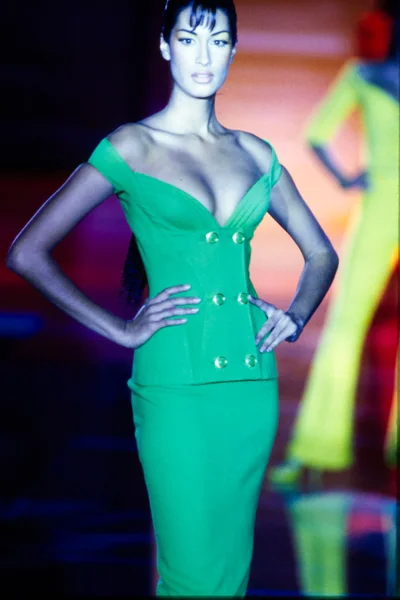 Look 77